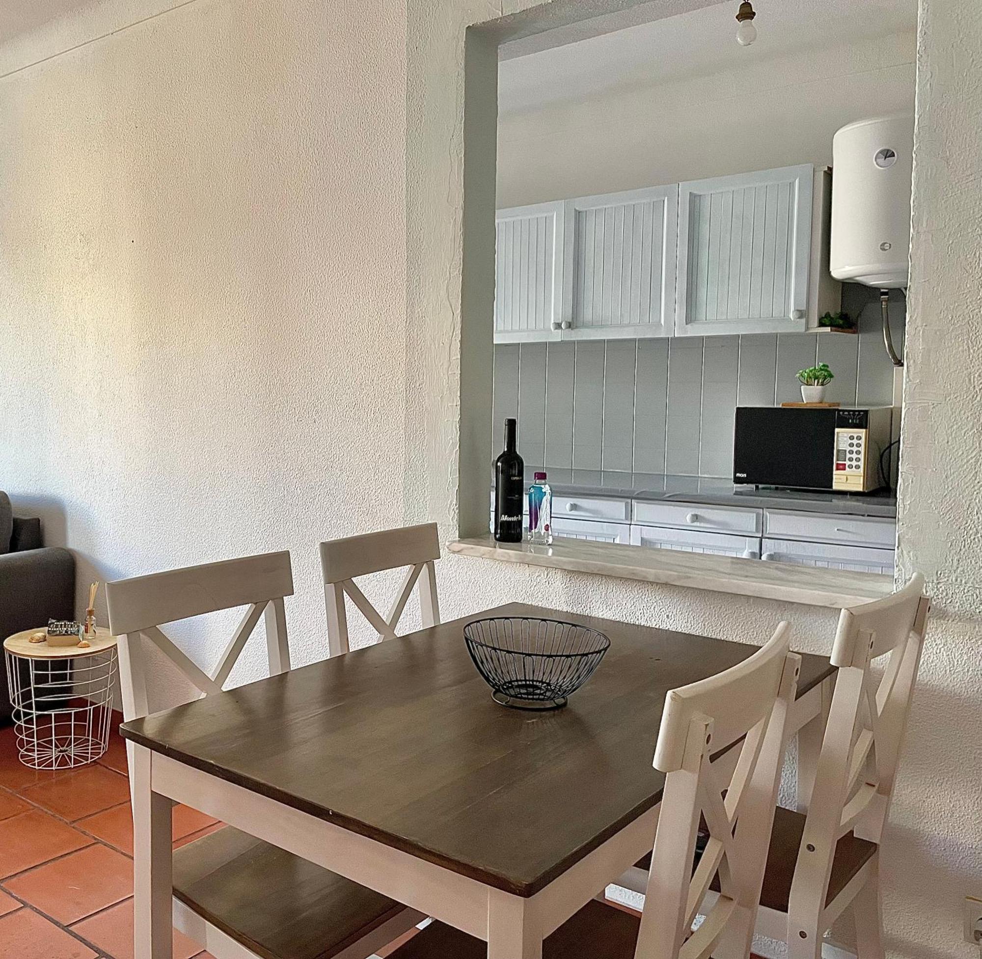 Apartamento Bem Localizado อัลบูเฟรา ภายนอก รูปภาพ